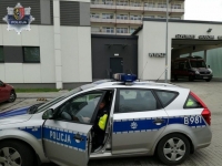 Policjanci KPP Polkowice pilotowali rodzącą kobietę.